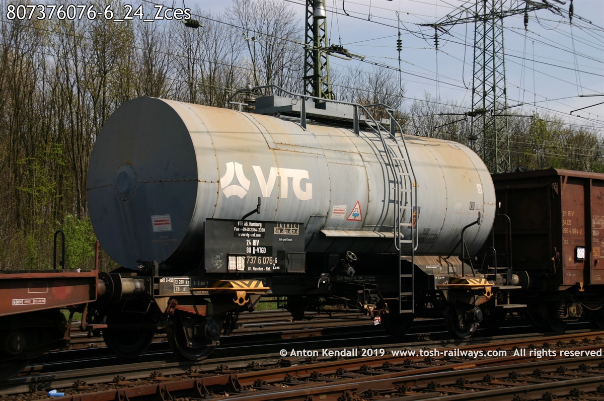 807376076-6_24_Zces.jpg